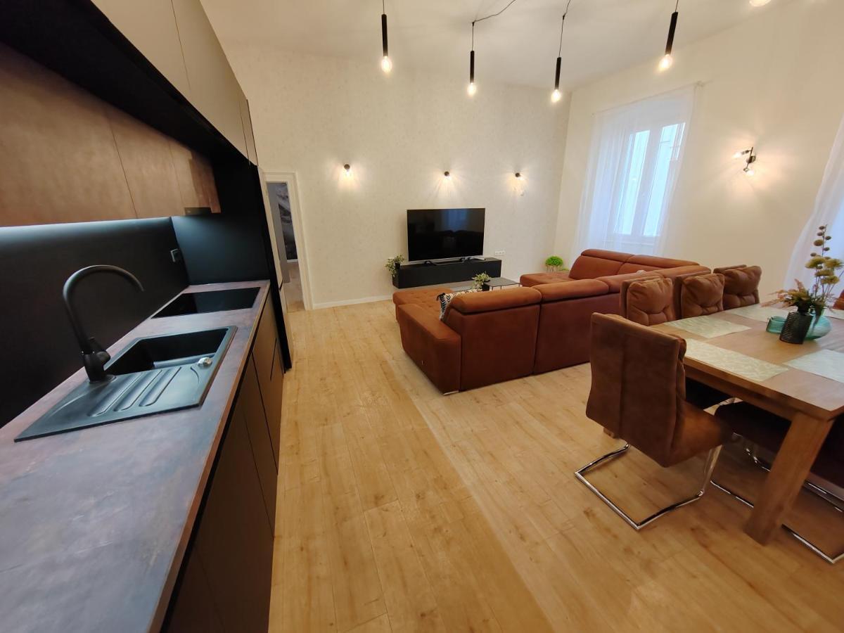 Town Square Apartment Zadar Ngoại thất bức ảnh