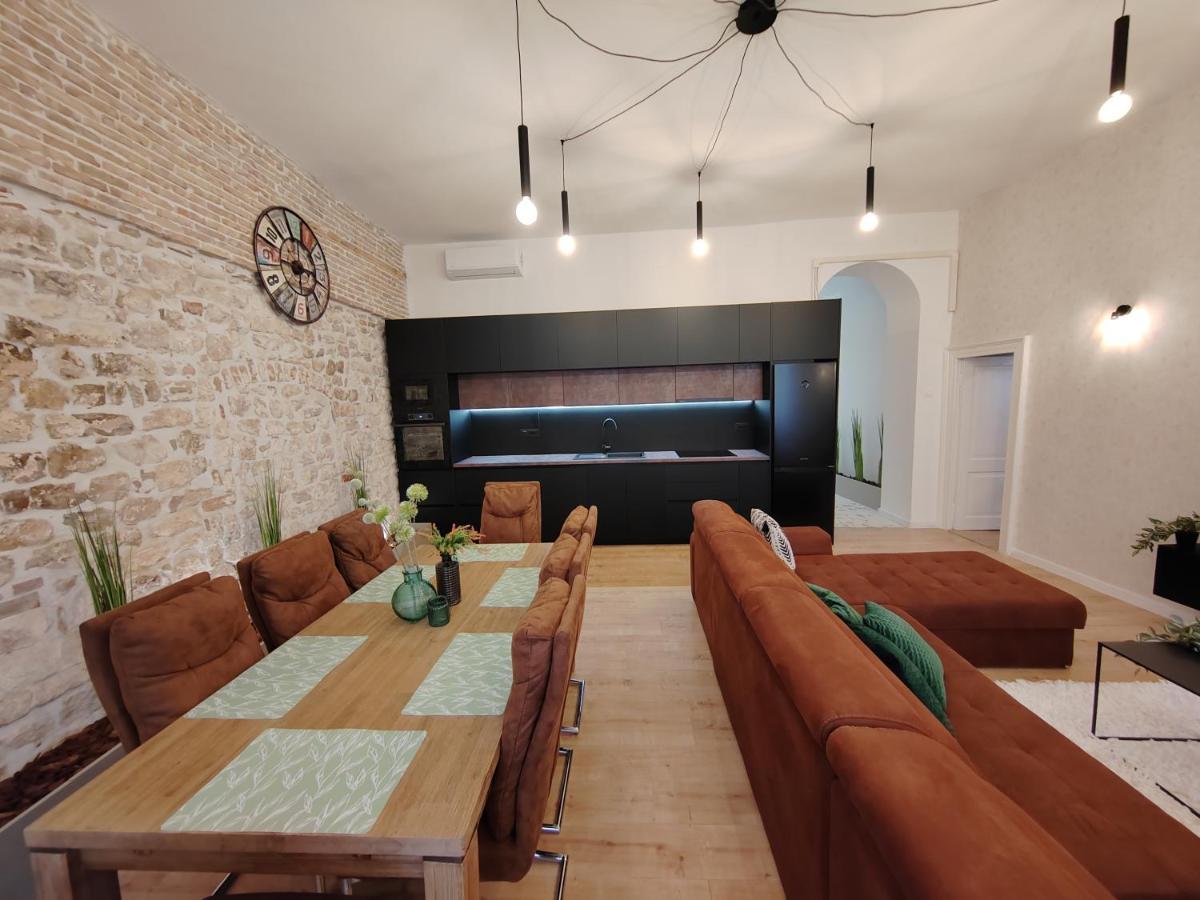 Town Square Apartment Zadar Ngoại thất bức ảnh