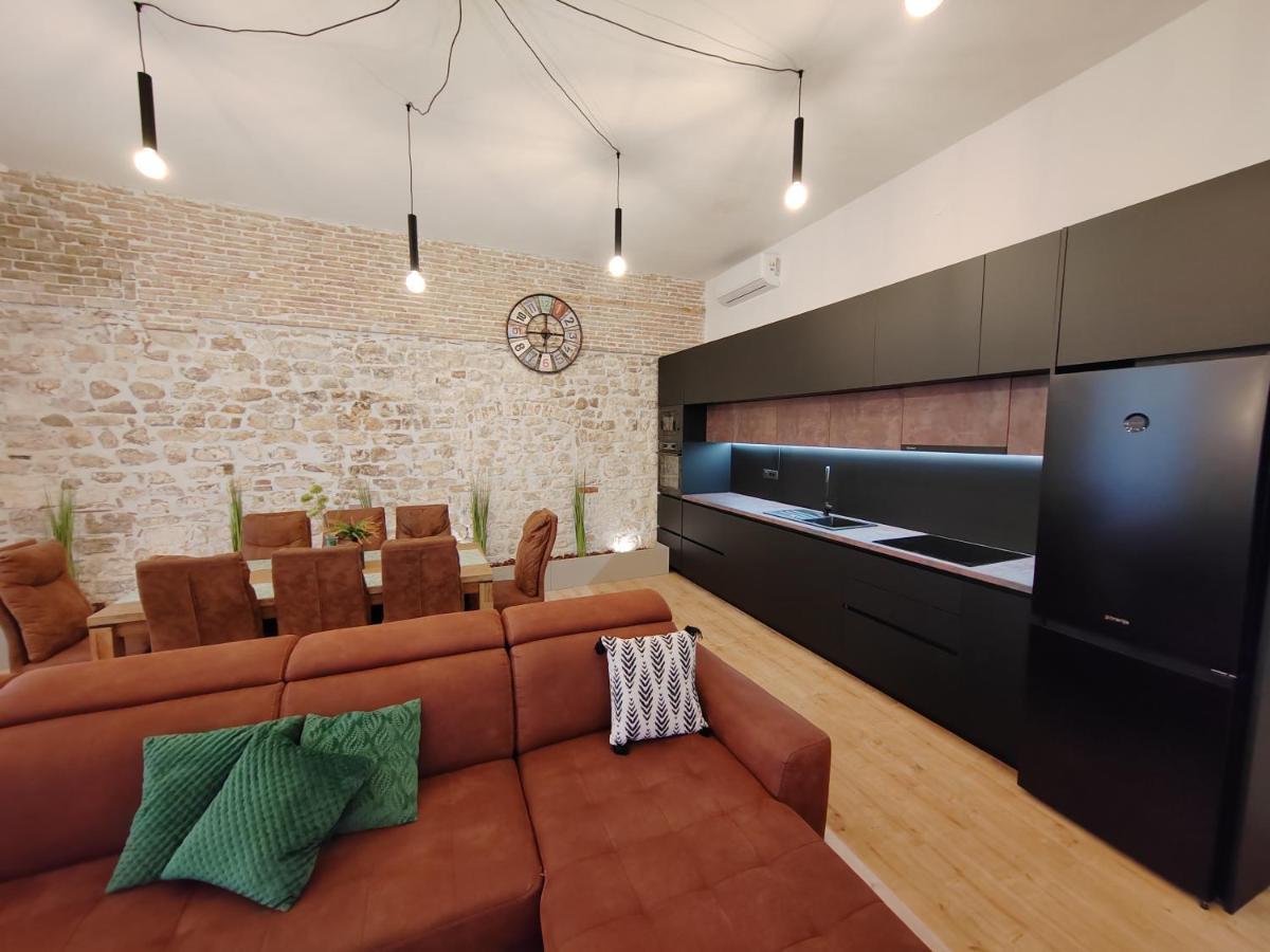 Town Square Apartment Zadar Ngoại thất bức ảnh