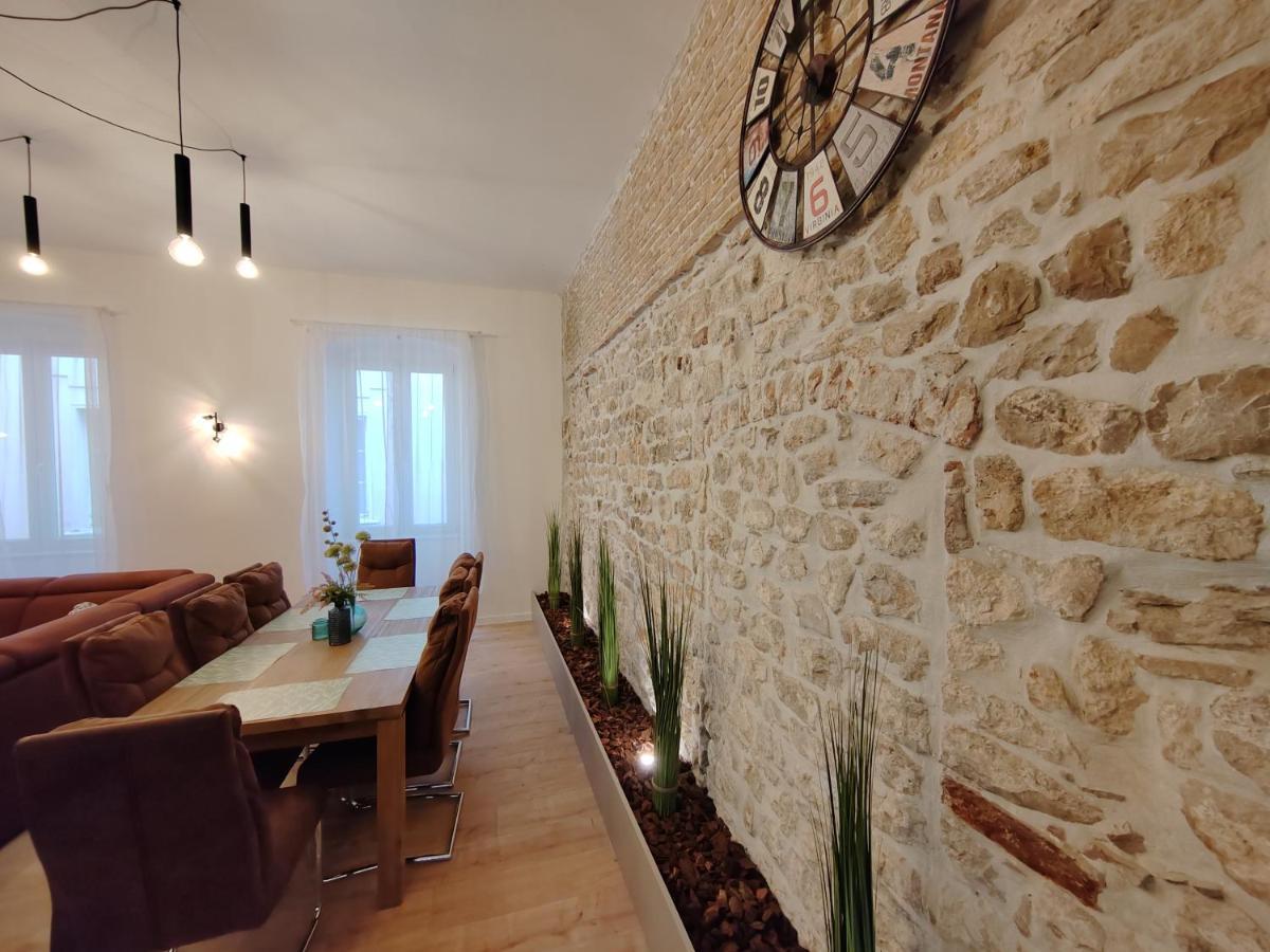 Town Square Apartment Zadar Ngoại thất bức ảnh