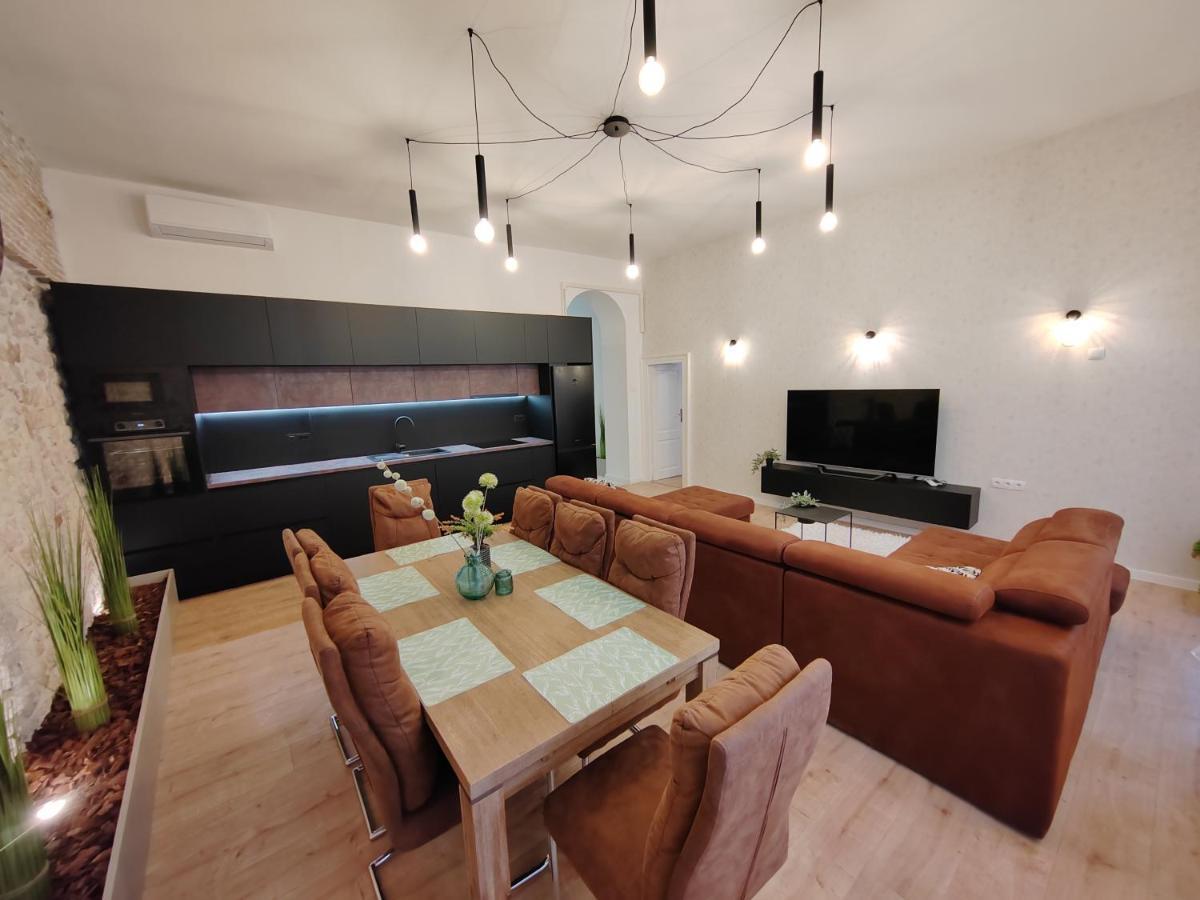 Town Square Apartment Zadar Ngoại thất bức ảnh