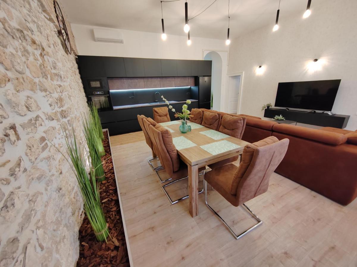Town Square Apartment Zadar Ngoại thất bức ảnh